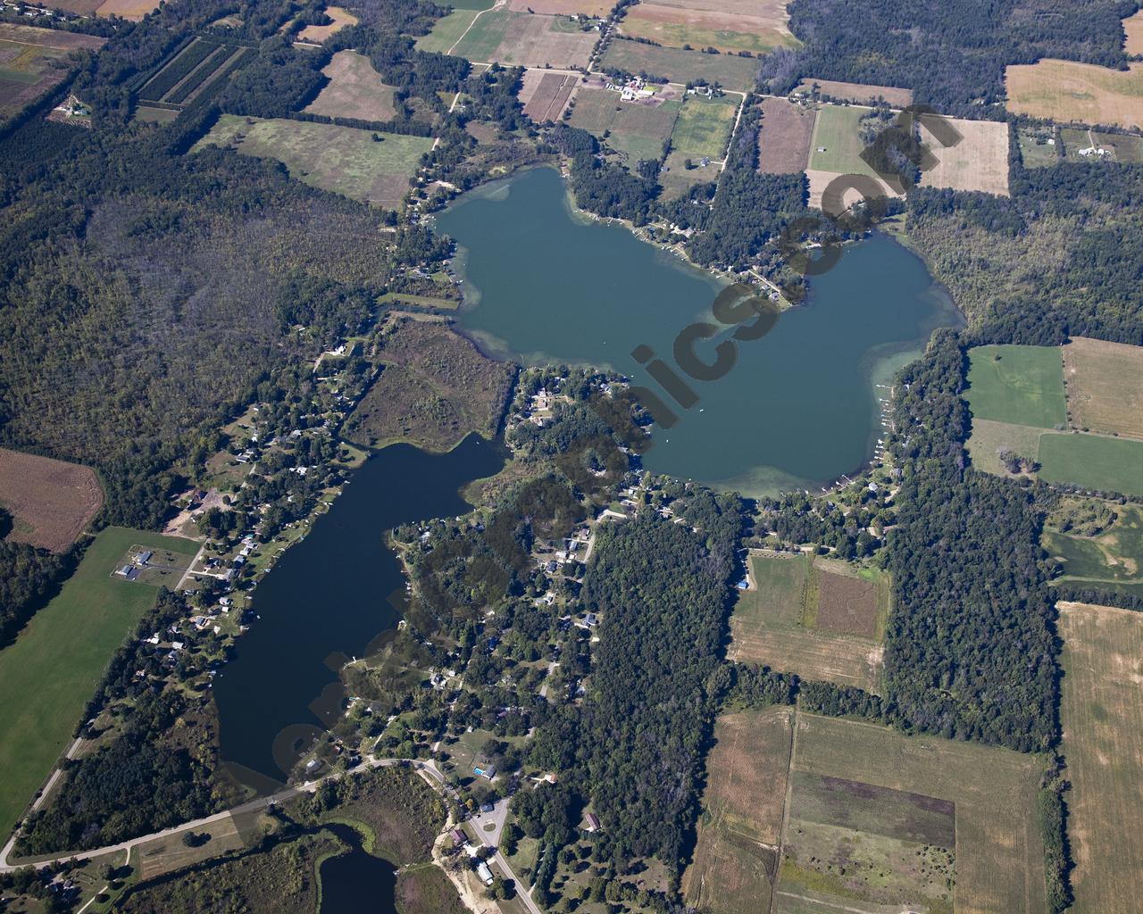 Aerial image of [5638] Hemlock Lake & Carpenter Lake in Hillsdale, MI with No frame