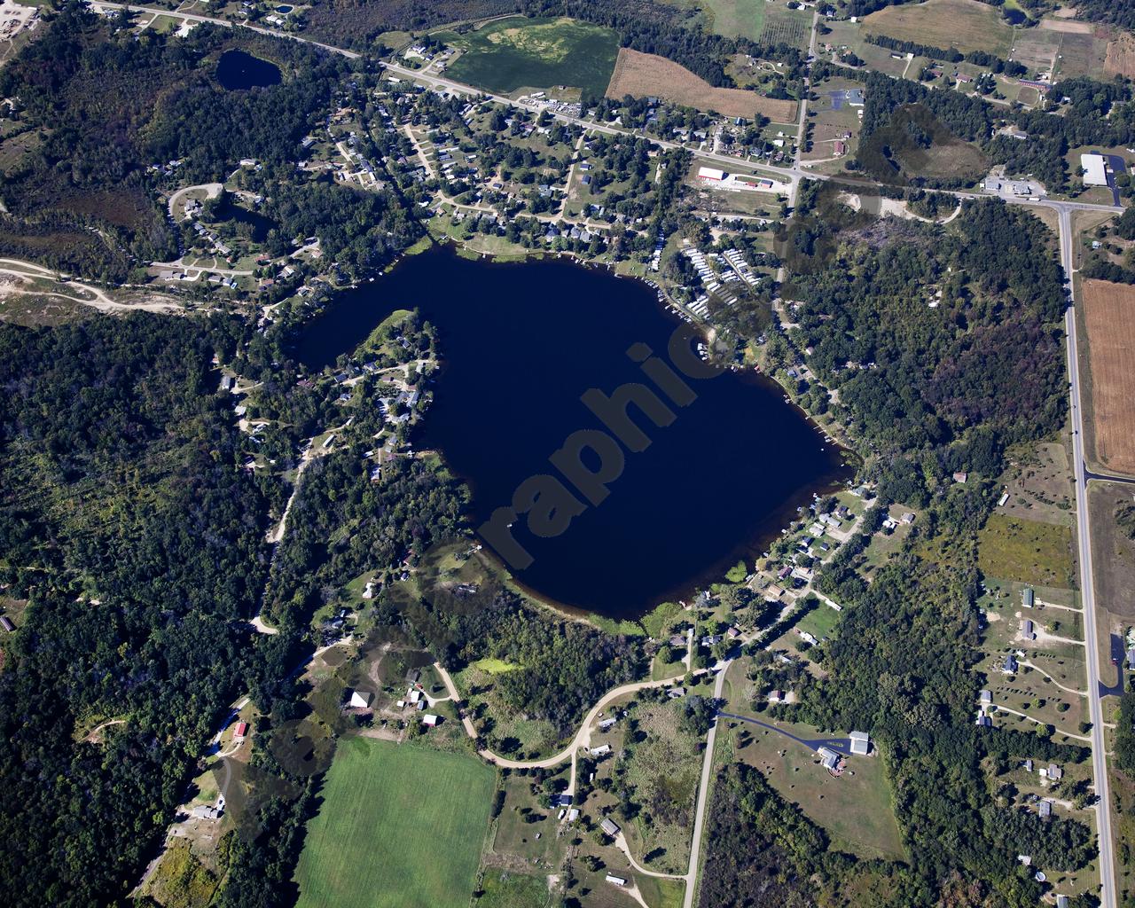 Aerial image of [5642] Pleasant Lake in Hillsdale, MI with No frame