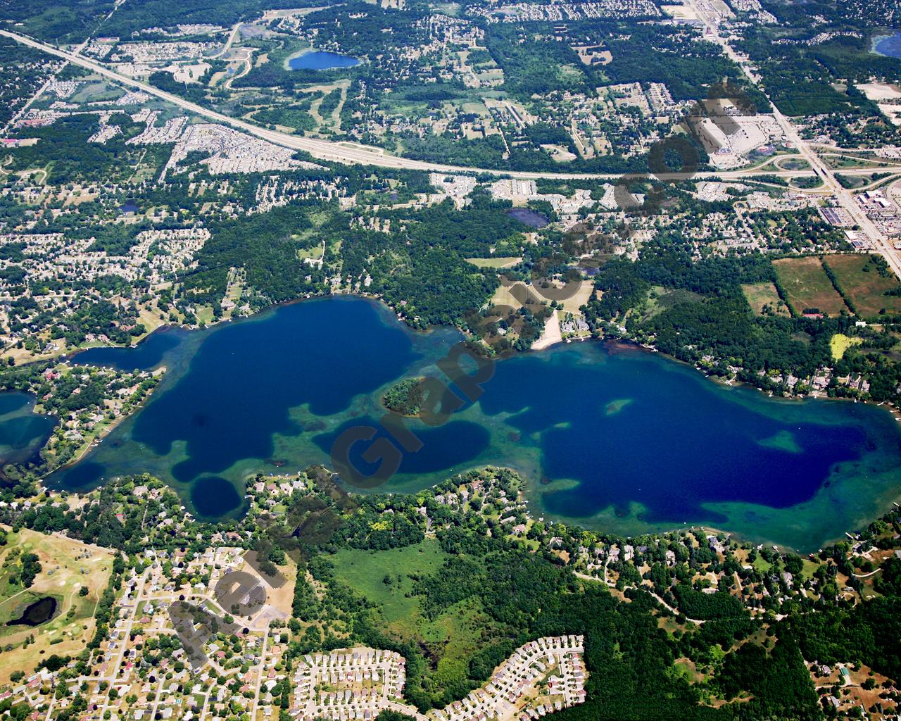 Aerial image of [5671] Lake Angelus in Oakland, MI with Canvas Wrap frame