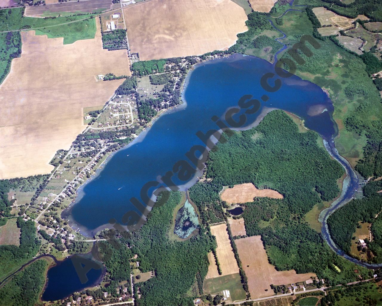 Aerial image of [5692] Barton Lake in Kalamazoo, MI with No frame