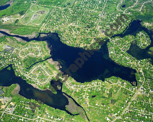 Aerial image of [5700] Woodhull Lake in Oakland, MI with No frame