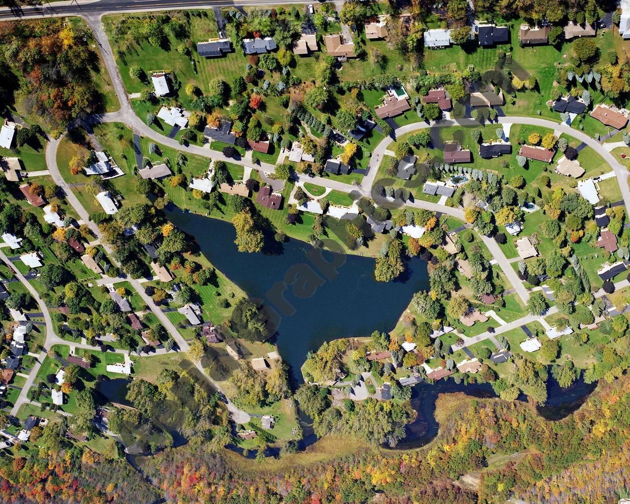 Aerial image of [5705] Allen Lake in Oakland, MI with No frame