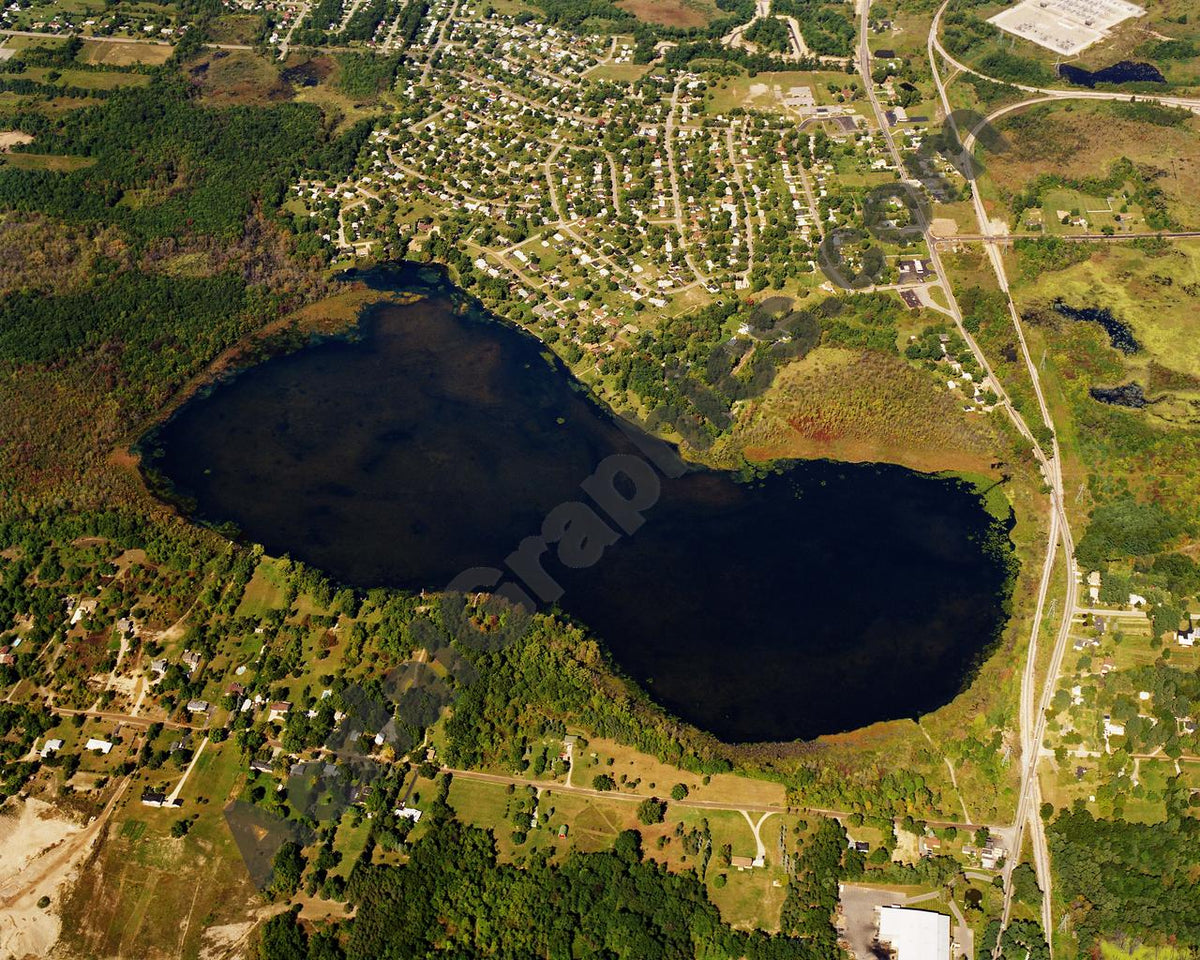 Aerial image of [5821] Judah Lake in Oakland, MI with No frame