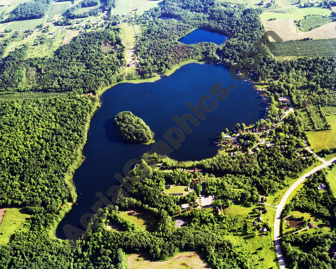 Aerial image of [5841] Little Pine Island Lake in Kent, MI with No frame