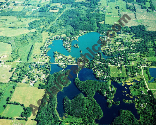 Aerial image of [5856] Manitou/Cummings Lakes in Shiawassee, MI with No frame