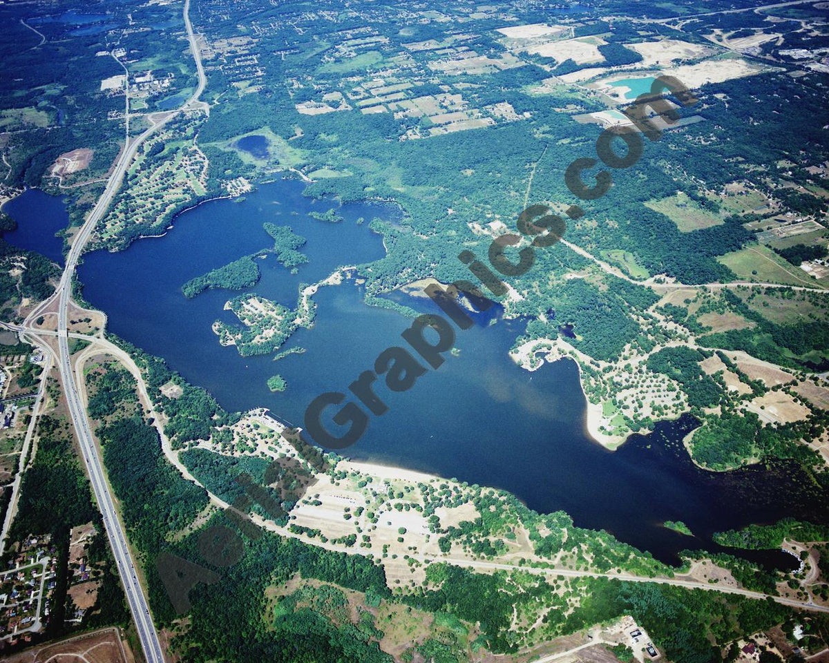 Aerial image of [5866] Kent Lake in Oakland, MI with No frame