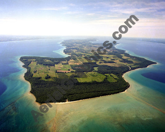 Aerial image of [5913] Old Mission Peninsula Point in Grand Traverse, Mi with No frame