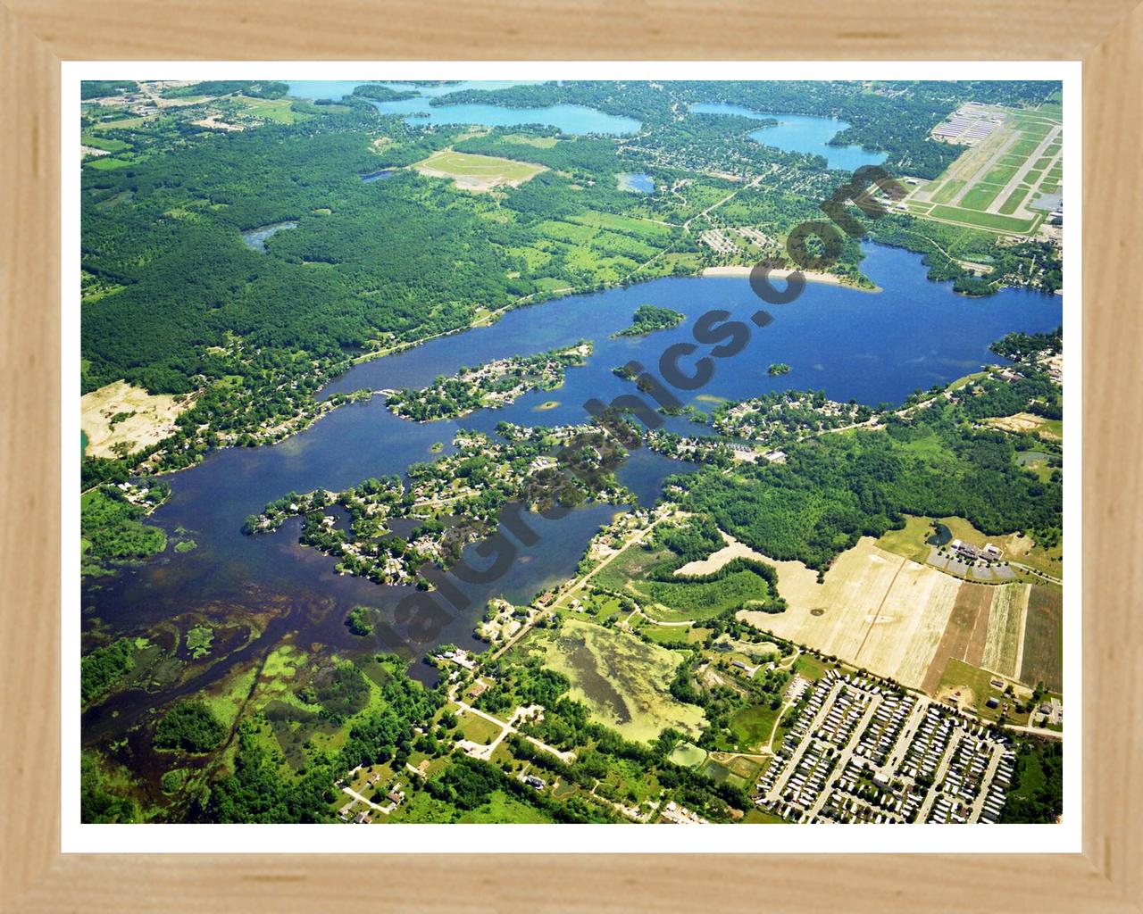 Aerial image of [5922] PONTIAC LAKE in OAKLAND, MI with Natural Wood frame