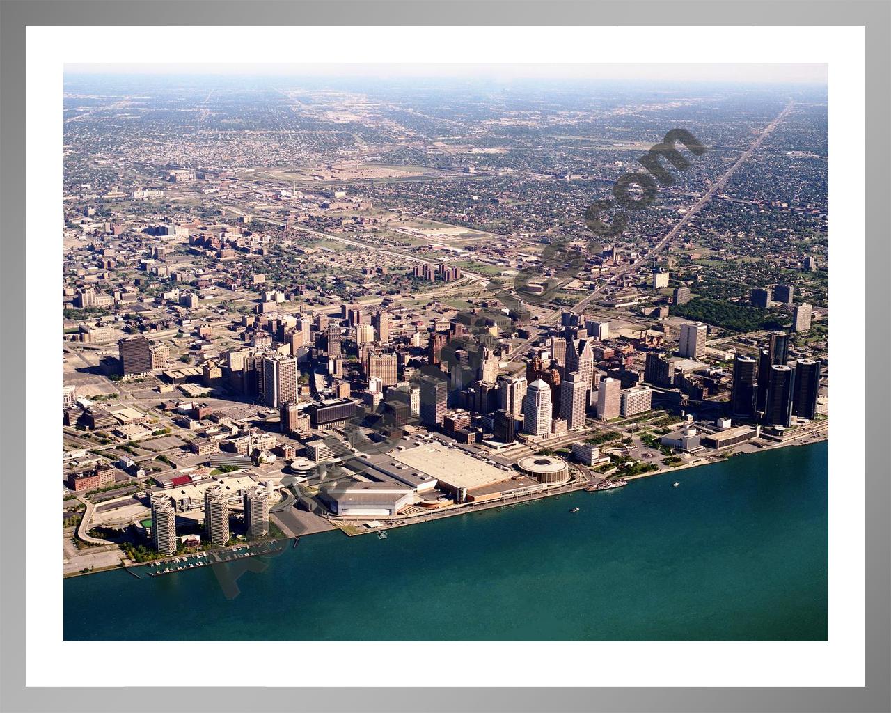 Aerial image of [916] Detroit, Michigan with Silver Metal frame