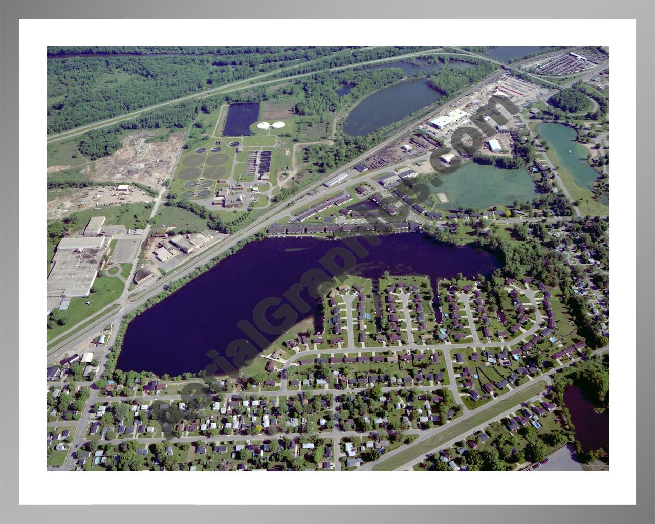 Aerial image of [927] Porter Lake in Kent, MI with Silver Metal frame